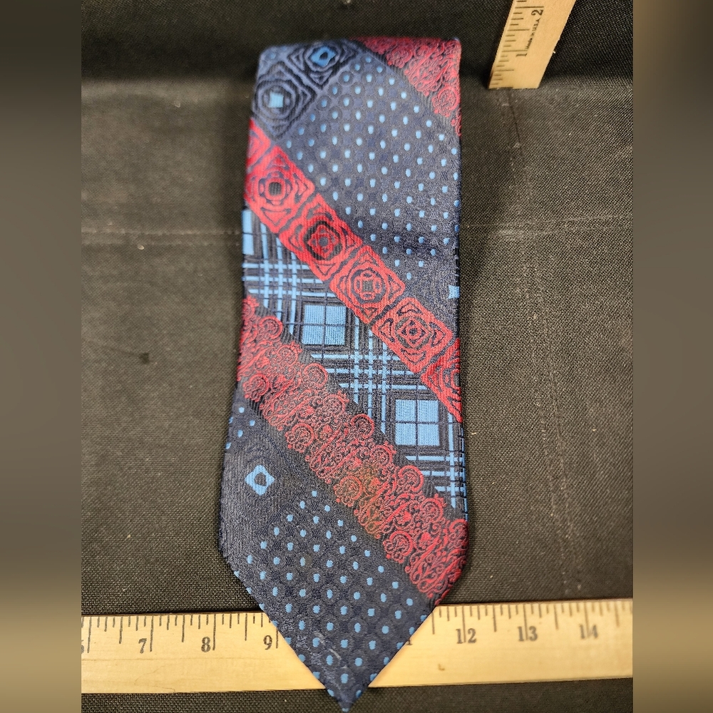 Vintage Resilio Dils Brothers & Co. Parkersburg WV Red, Blue Tie Used